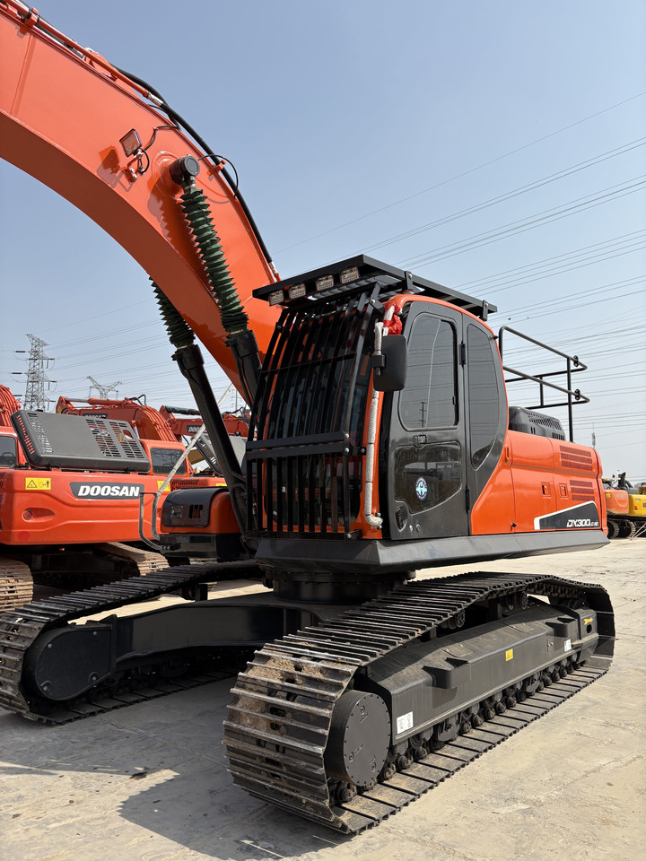 DOOSAN Dx300cl low work hours original excavator - Excavadora de cadenas: foto 5 DOOSAN Dx300cl low work hours original excavator - Excavadora de cadenas: foto 5