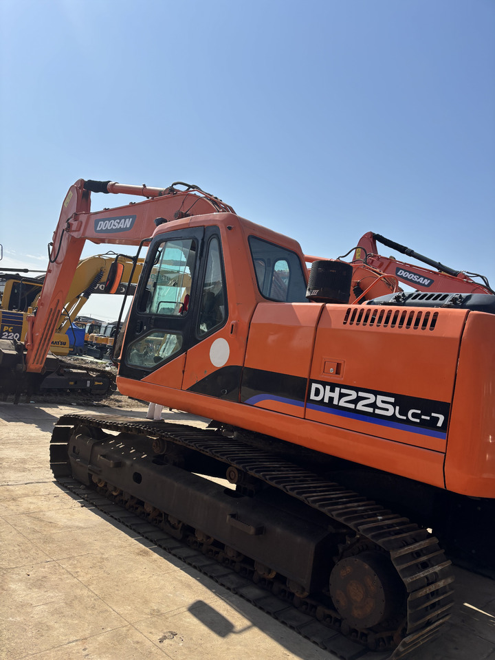 DOOSAN dh225 hot sale used excavator in stock - Excavadora de cadenas: foto 4 DOOSAN dh225 hot sale used excavator in stock - Excavadora de cadenas: foto 4