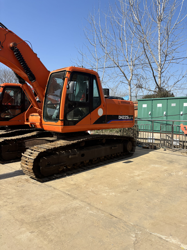 DOOSAN dh225 hot sale used excavator in stock - Excavadora de cadenas: foto 3 DOOSAN dh225 hot sale used excavator in stock - Excavadora de cadenas: foto 3