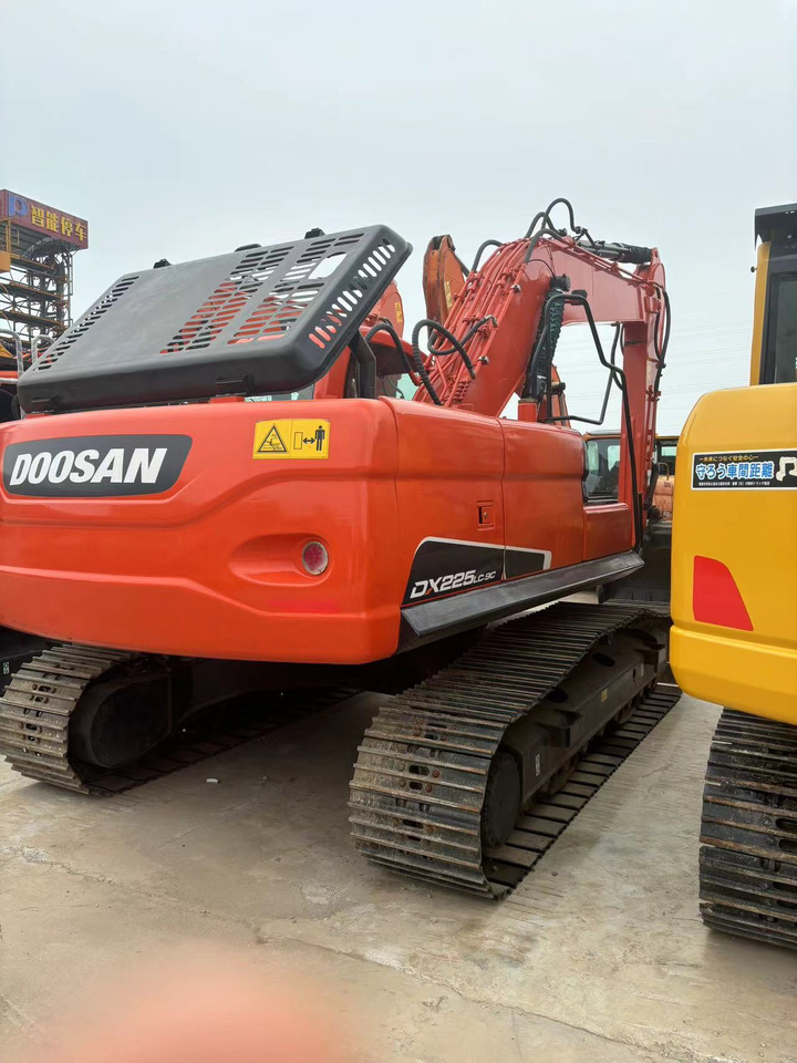 DOOSAN dx225 excavator original - Excavadora de cadenas: foto 1 DOOSAN dx225 excavator original - Excavadora de cadenas: foto 1