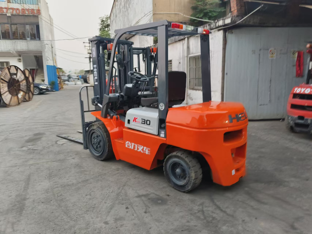 HELI k30 used 3 ton diesel forklift Customizable mast clamps low price - Carretilla elevadora diésel: foto 3 HELI k30 used 3 ton diesel forklift Customizable mast clamps low price - Carretilla elevadora diésel: foto 3