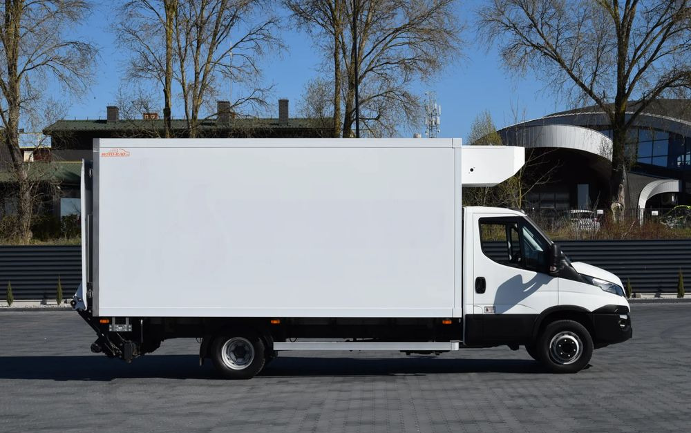 Iveco DAILY 70C18 / 3.0 - 180 KM / AUTOMAT HI-MATIC / 3 OSOBY / CHŁODNIA - MROŹNIA 4,55 M / AGREGAD FRIGOBLOCK / WINDA SORENSEN / KLIMA / TEMPOMAT / KAMERA COFANIA / REGULOWANE ZAWIESZENIE / SERWISOWA - Furgoneta frigorifica: foto 4 Iveco DAILY 70C18 / 3.0 - 180 KM / AUTOMAT HI-MATIC / 3 OSOBY / CHŁODNIA - MROŹNIA 4,55 M / AGREGAD FRIGOBLOCK / WINDA SORENSEN / KLIMA / TEMPOMAT / KAMERA COFANIA / REGULOWANE ZAWIESZENIE / SERWISOWA - Furgoneta frigorifica: foto 4