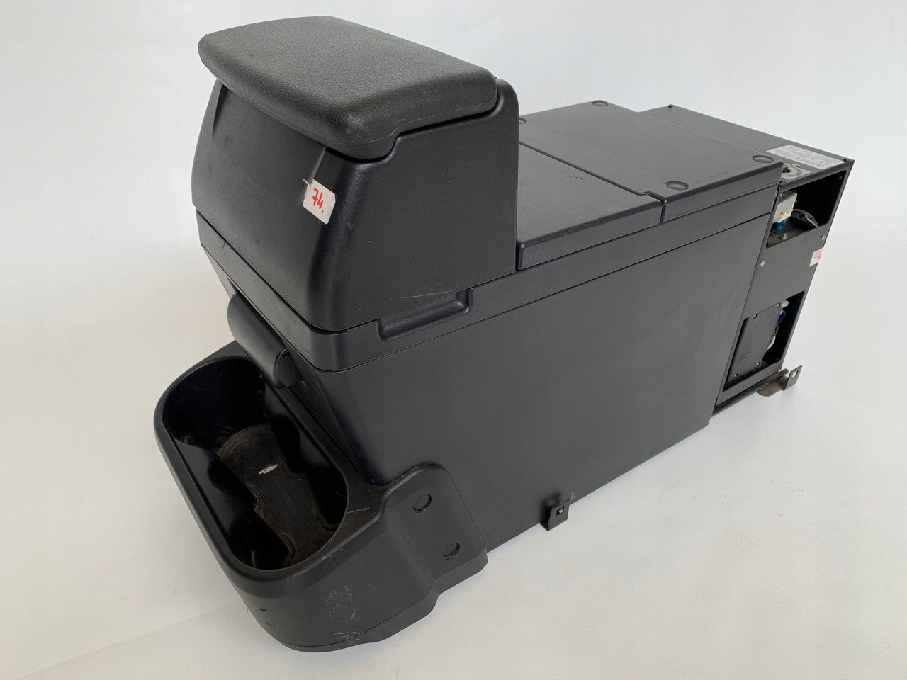 LODÓWKA IVECO STRALIS HI-WAY HIWAY NR 74 - Salpicadero para Camión: foto 1 LODÓWKA IVECO STRALIS HI-WAY HIWAY NR 74 - Salpicadero para Camión: foto 1