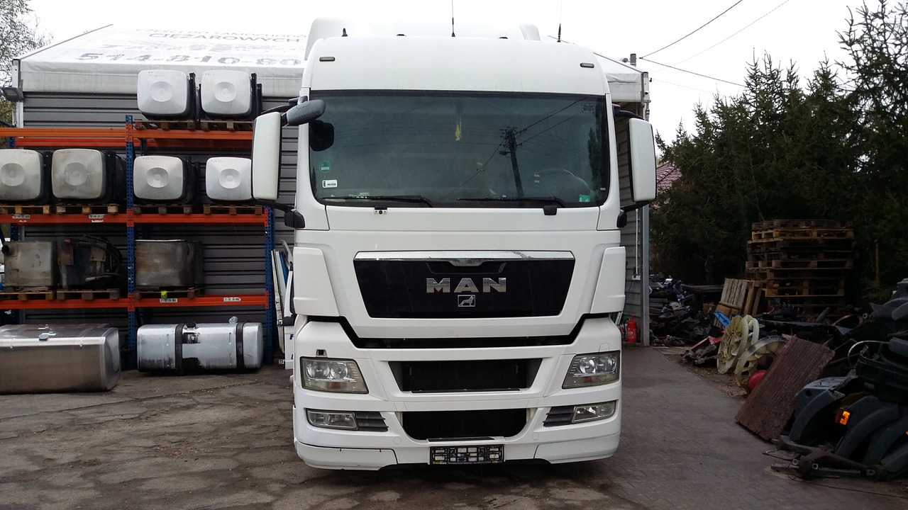 MASKA ATRAPA GRILL POLIK OWIEWKA MAN TGX - Capota para Camión: foto 1 MASKA ATRAPA GRILL POLIK OWIEWKA MAN TGX - Capota para Camión: foto 1