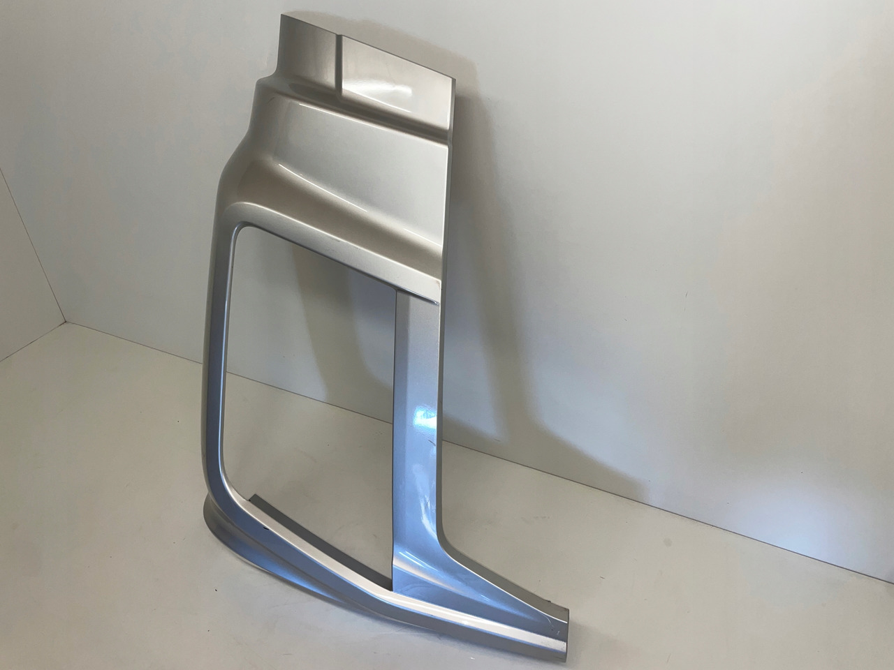 PRAWA OSŁONA OKULAR ZDERZAK FORD F-MAX JC46-17E950-A - Parachoques para Camión: foto 3 PRAWA OSŁONA OKULAR ZDERZAK FORD F-MAX JC46-17E950-A - Parachoques para Camión: foto 3