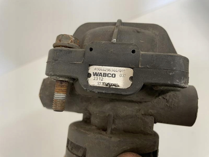 ZAWÓR NACZEPY MERCEDES ACTROS MP 4 MP4 A0044296344 - Válvula de freno para Camión: foto 3 ZAWÓR NACZEPY MERCEDES ACTROS MP 4 MP4 A0044296344 - Válvula de freno para Camión: foto 3