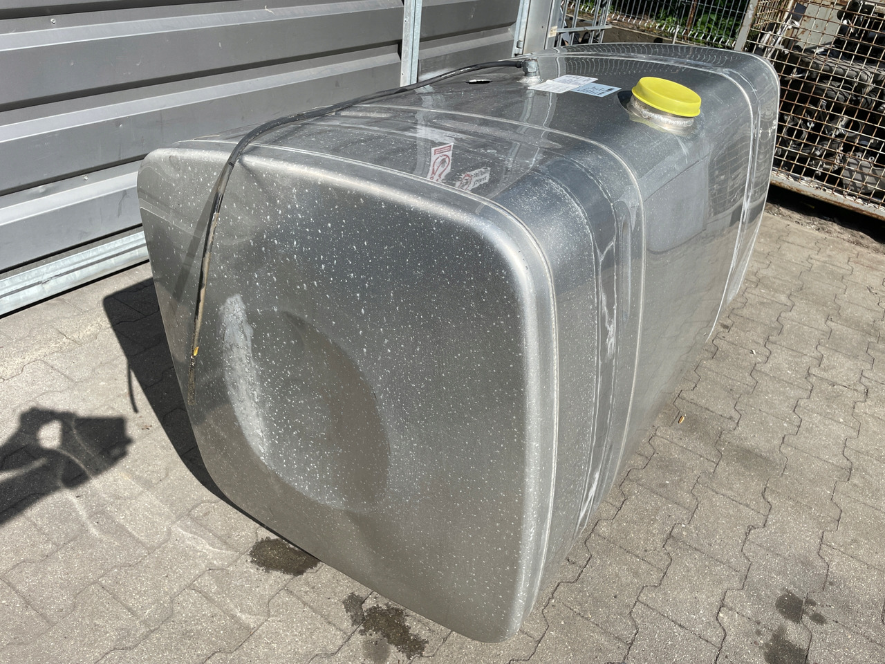 ZBIORNIK NA PALIWO MAN TGX TGS 580 L 81122016684 - Depósito de combustible para Camión: foto 5 ZBIORNIK NA PALIWO MAN TGX TGS 580 L 81122016684 - Depósito de combustible para Camión: foto 5