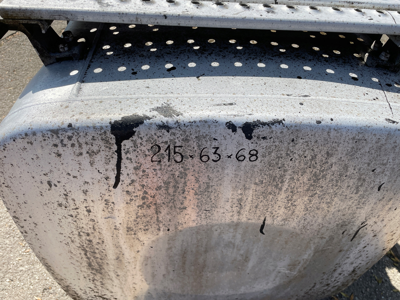 ZBIORNIK PALIWA 780 L MAN TGA TGX TGS 81122015670 - Depósito de combustible para Camión: foto 5 ZBIORNIK PALIWA 780 L MAN TGA TGX TGS 81122015670 - Depósito de combustible para Camión: foto 5