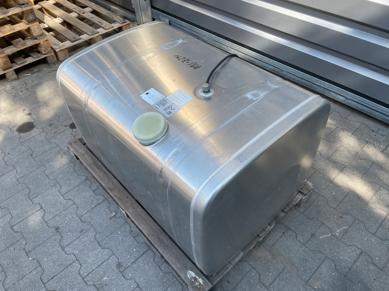 ZBIORNIK PALIWA MAN TGA TGX TGS 370L 81122016914 - Depósito de combustible para Camión: foto 4 ZBIORNIK PALIWA MAN TGA TGX TGS 370L 81122016914 - Depósito de combustible para Camión: foto 4