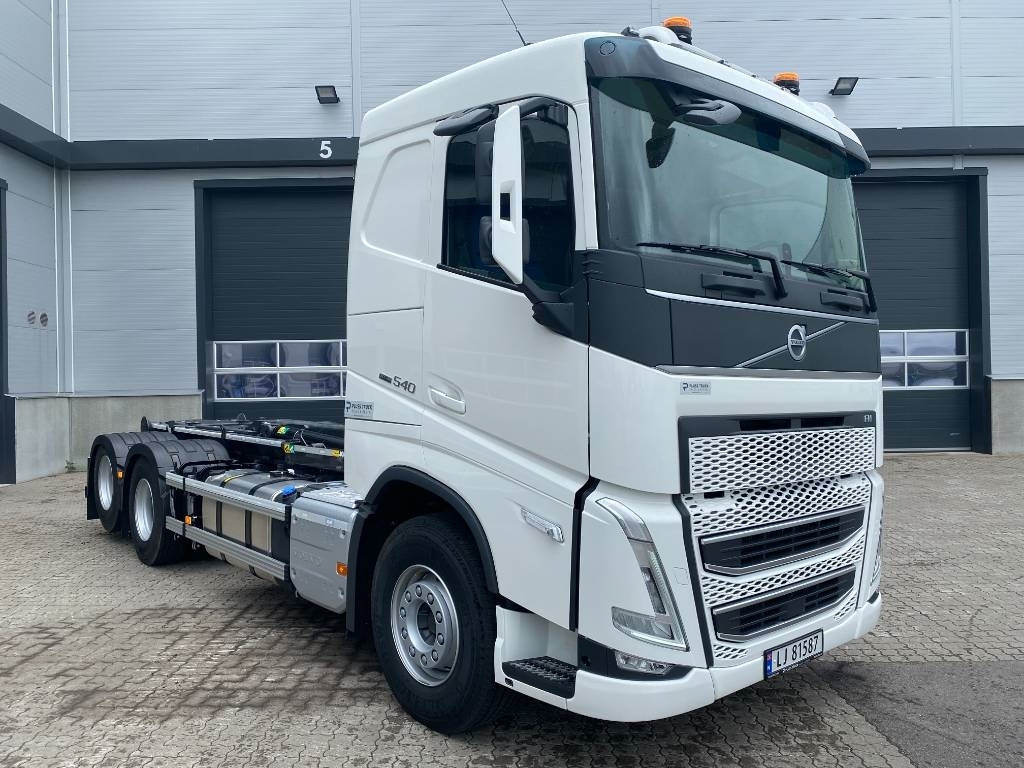 Volvo FH540 6x2 - Krokbil leier du hos oss!!  - Camión multibasculante: foto 2 Volvo FH540 6x2 - Krokbil leier du hos oss!!  - Camión multibasculante: foto 2
