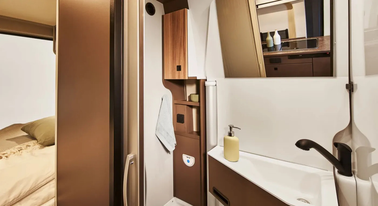 Bürstner B66 C 600 B 66 Voll ausgestattet - Cámper: foto 4 Bürstner B66 C 600 B 66 Voll ausgestattet - Cámper: foto 4