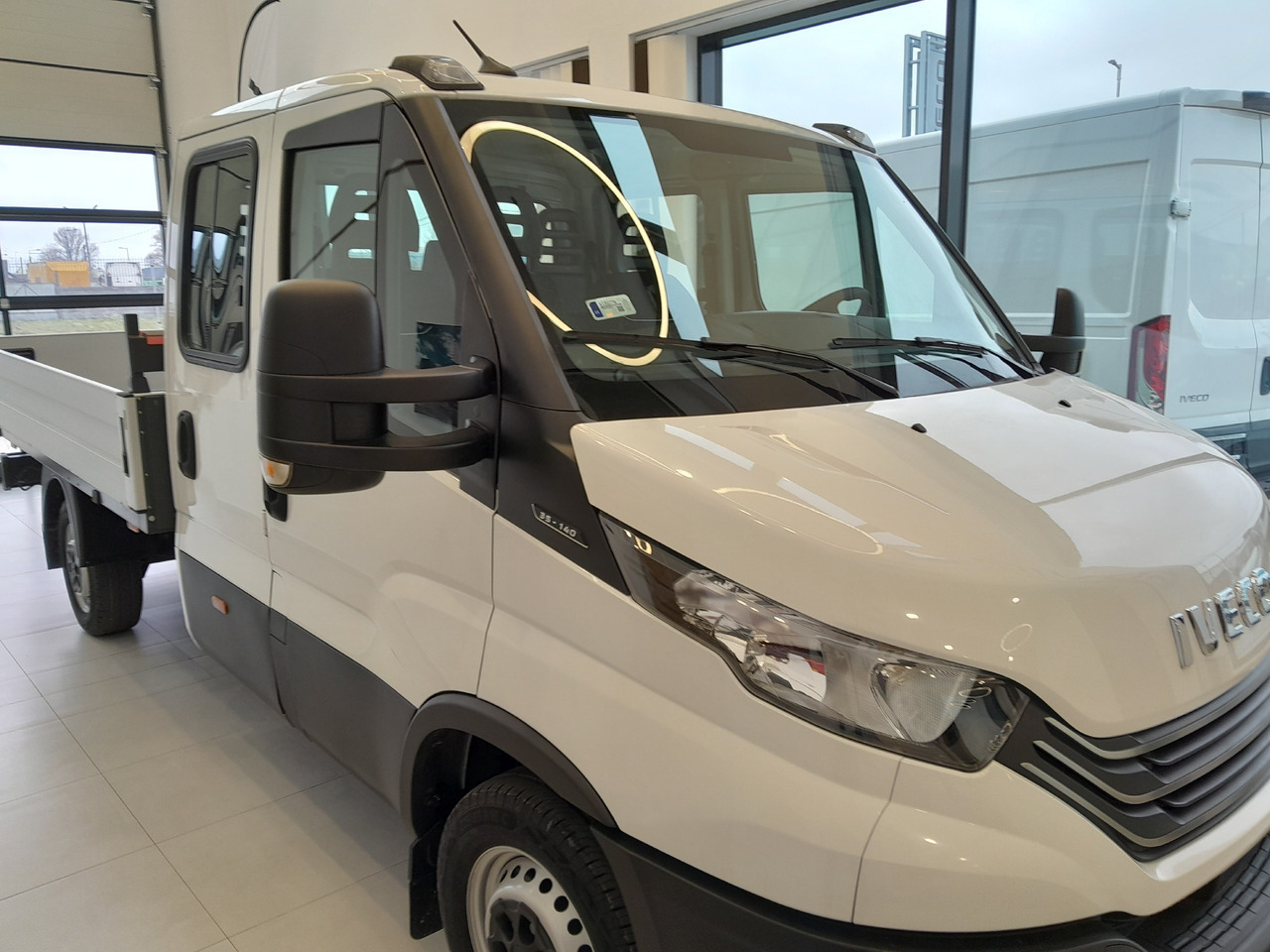 Iveco Daila 35 Daily C 18 H 3450 - Furgoneta caja abierta: foto 4 Iveco Daila 35 Daily C 18 H 3450 - Furgoneta caja abierta: foto 4