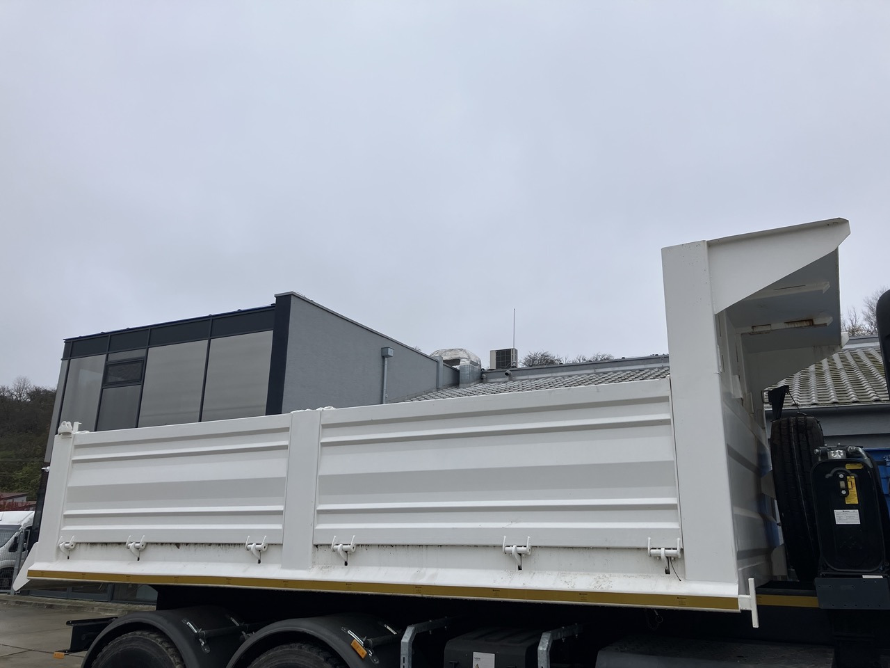 10m3 - Carrocería basculante: foto 2 10m3 - Carrocería basculante: foto 2