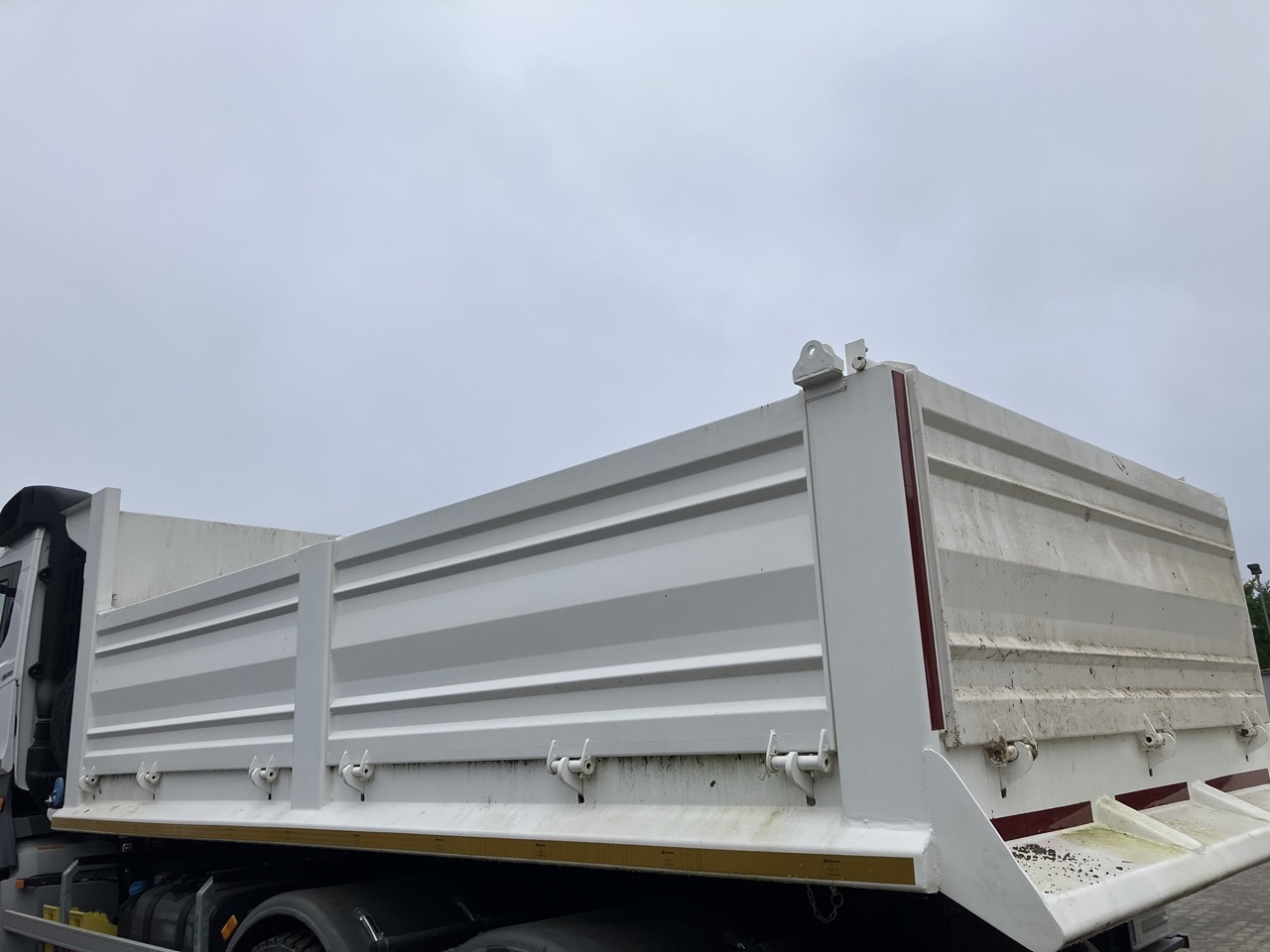 10m3 - Carrocería basculante: foto 1 10m3 - Carrocería basculante: foto 1