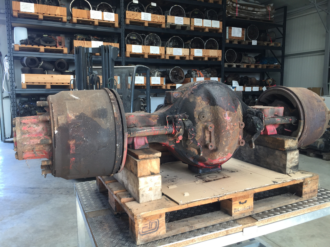 Gebrauchte Hinterachse MAN F2000, 26.422, Typ : HY 110, 13 Tonnen, Artikel - Nr. : 81.99999 - 9999 - Eje posterior para Camión: foto 1 Gebrauchte Hinterachse MAN F2000, 26.422, Typ : HY 110, 13 Tonnen, Artikel - Nr. : 81.99999 - 9999 - Eje posterior para Camión: foto 1