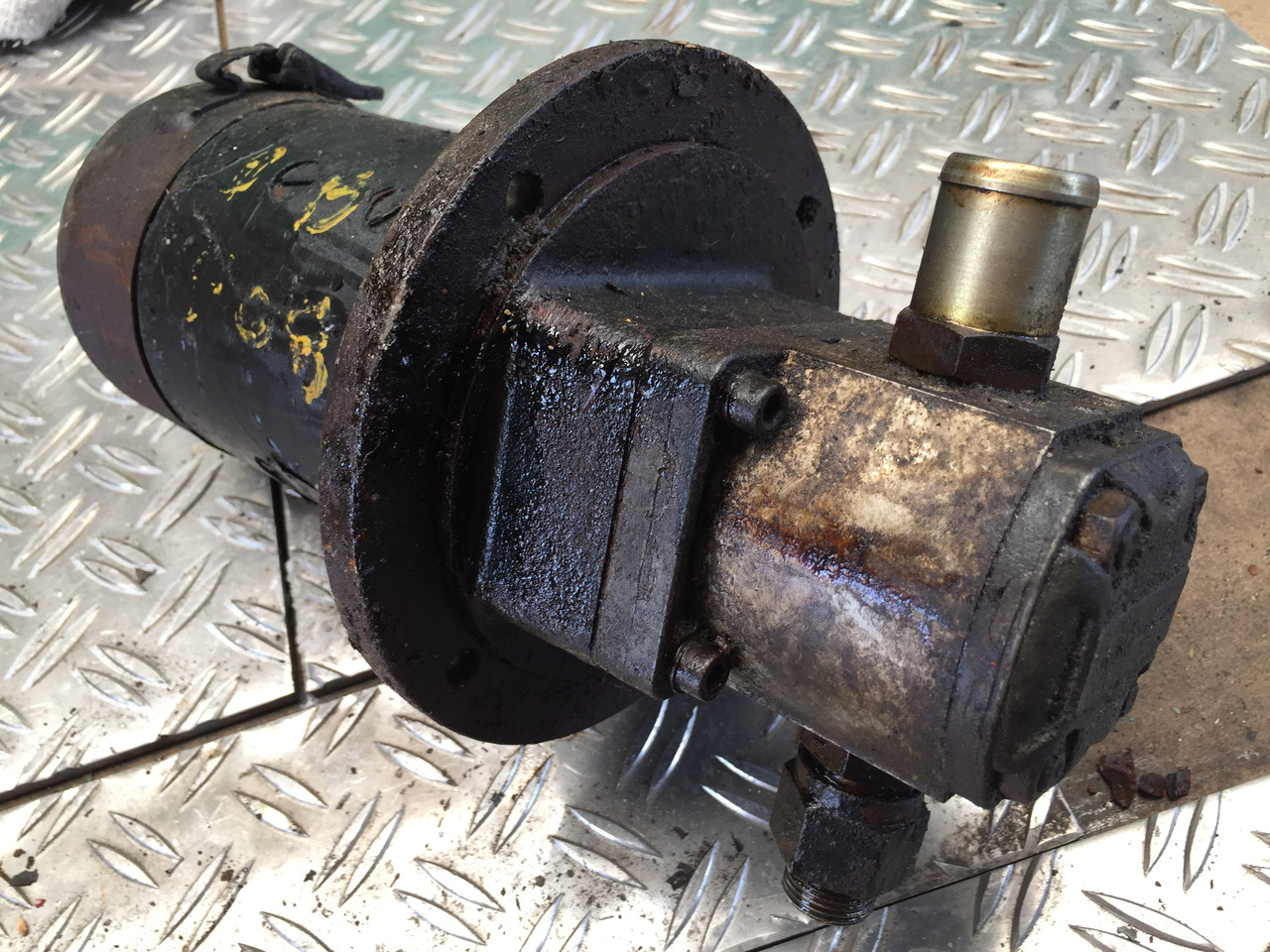 Bomba hidráulica para Camión Gebrauchte Hydraulikpumpe, DB 608, Artikel-Nr. : A 99.9999. 9999: foto 10 Bomba hidráulica para Camión Gebrauchte Hydraulikpumpe, DB 608, Artikel-Nr. : A 99.9999. 9999: foto 10