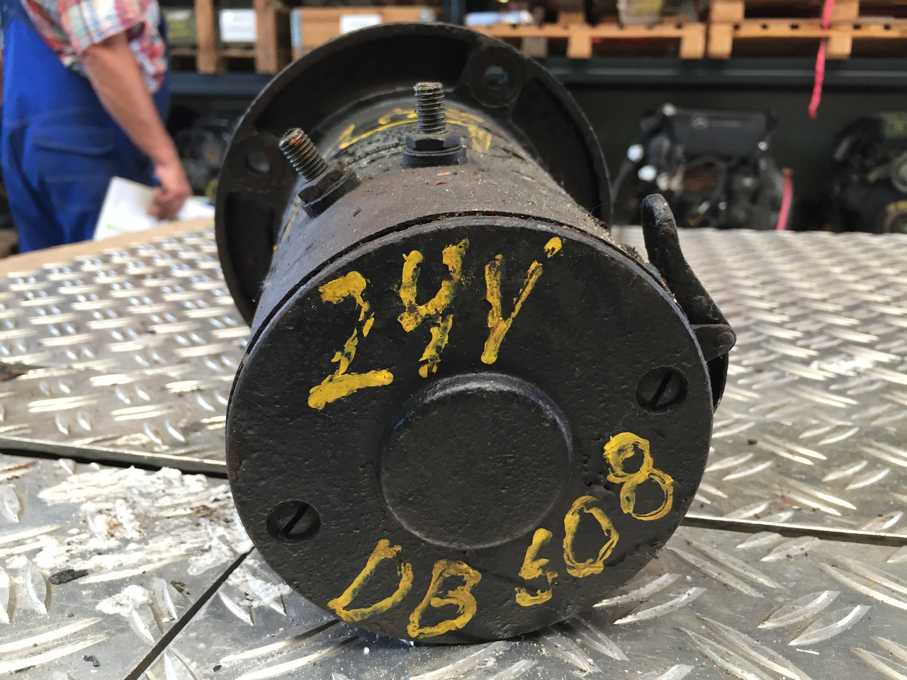 Bomba hidráulica para Camión Gebrauchte Hydraulikpumpe, DB 608, Artikel-Nr. : A 99.9999. 9999: foto 13 Bomba hidráulica para Camión Gebrauchte Hydraulikpumpe, DB 608, Artikel-Nr. : A 99.9999. 9999: foto 13