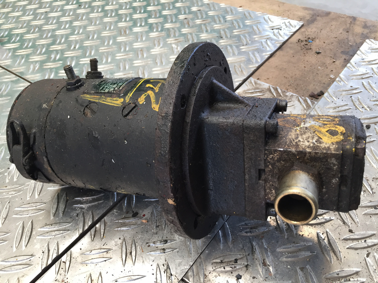 Bomba hidráulica para Camión Gebrauchte Hydraulikpumpe, DB 608, Artikel-Nr. : A 99.9999. 9999: foto 7 Bomba hidráulica para Camión Gebrauchte Hydraulikpumpe, DB 608, Artikel-Nr. : A 99.9999. 9999: foto 7