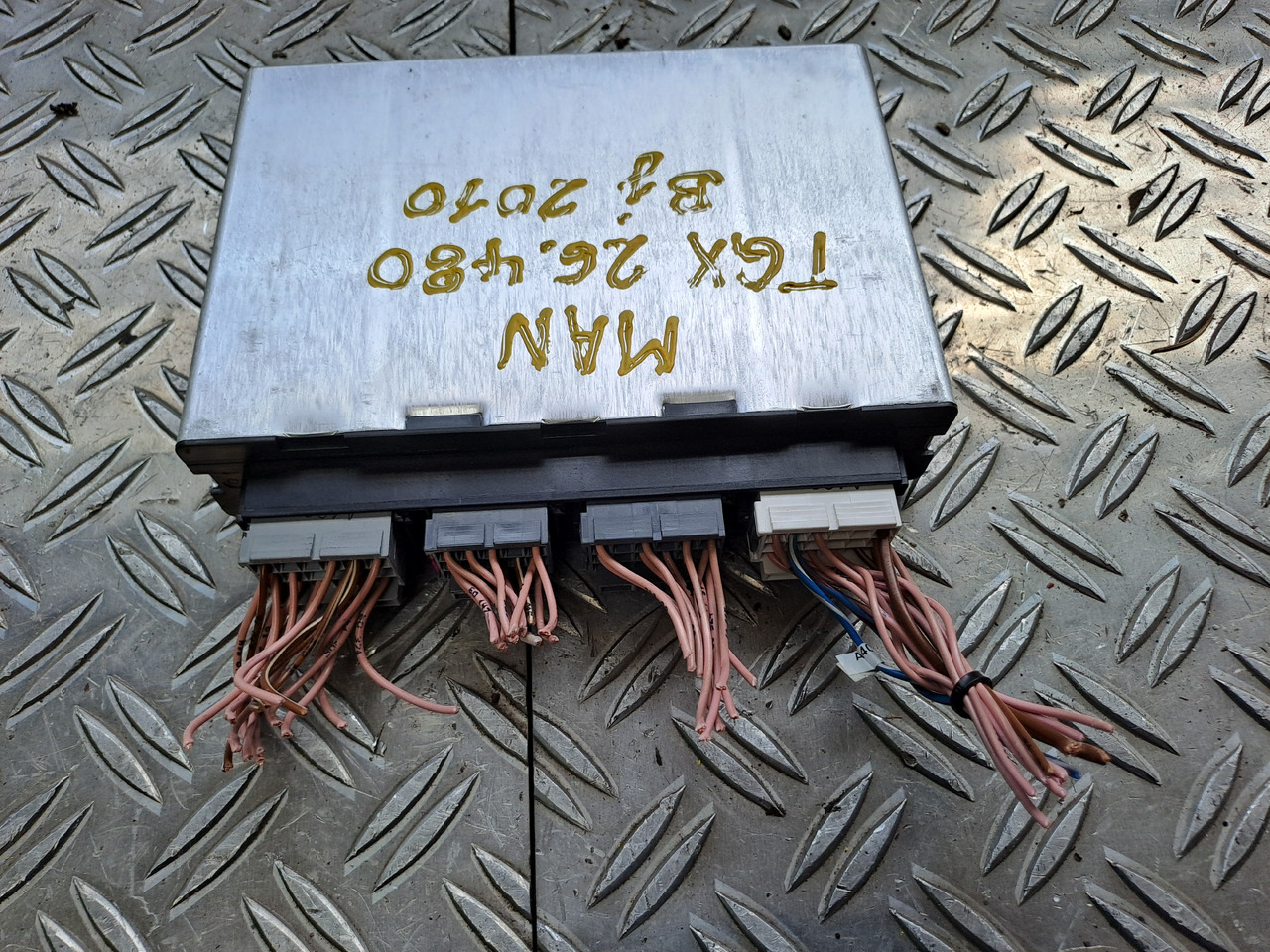 Gebrauchte MAN TGX 26.480 Steuergerät Fahrzeugführungsrechner , Artikel - Nr. : 81.25805 - 7088 - Unidad de control para Camión: foto 5 Gebrauchte MAN TGX 26.480 Steuergerät Fahrzeugführungsrechner , Artikel - Nr. : 81.25805 - 7088 - Unidad de control para Camión: foto 5