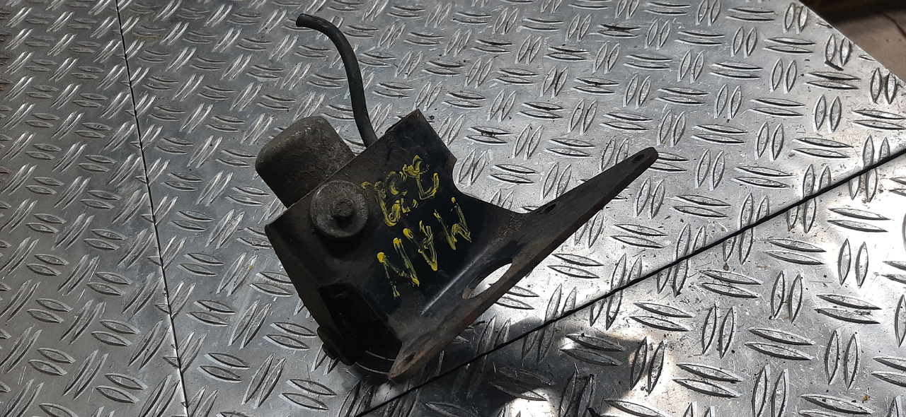 Gebrauchter MAN 19.232, F 90 Wischermotor, Artikel - Nr. : 81.99999 - 9999 - Limpiaparabrisas para Camión: foto 2 Gebrauchter MAN 19.232, F 90 Wischermotor, Artikel - Nr. : 81.99999 - 9999 - Limpiaparabrisas para Camión: foto 2