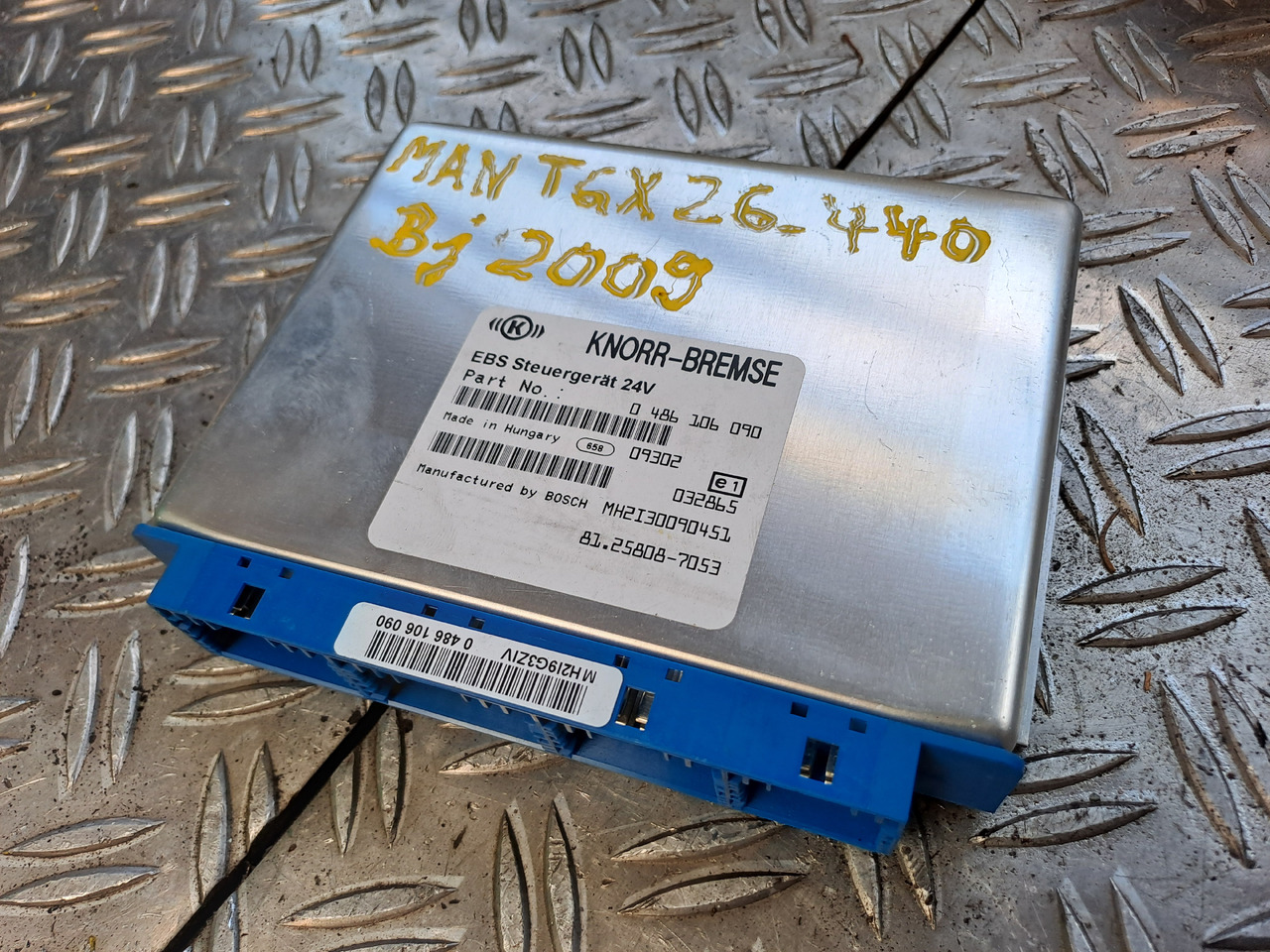 Gebrauchtes MAN TGX 26.440 EBS 5 Steuergerät 24 V , Artikel - Nr.: 81.25808 - 7053 - Unidad de control para Camión: foto 5 Gebrauchtes MAN TGX 26.440 EBS 5 Steuergerät 24 V , Artikel - Nr.: 81.25808 - 7053 - Unidad de control para Camión: foto 5