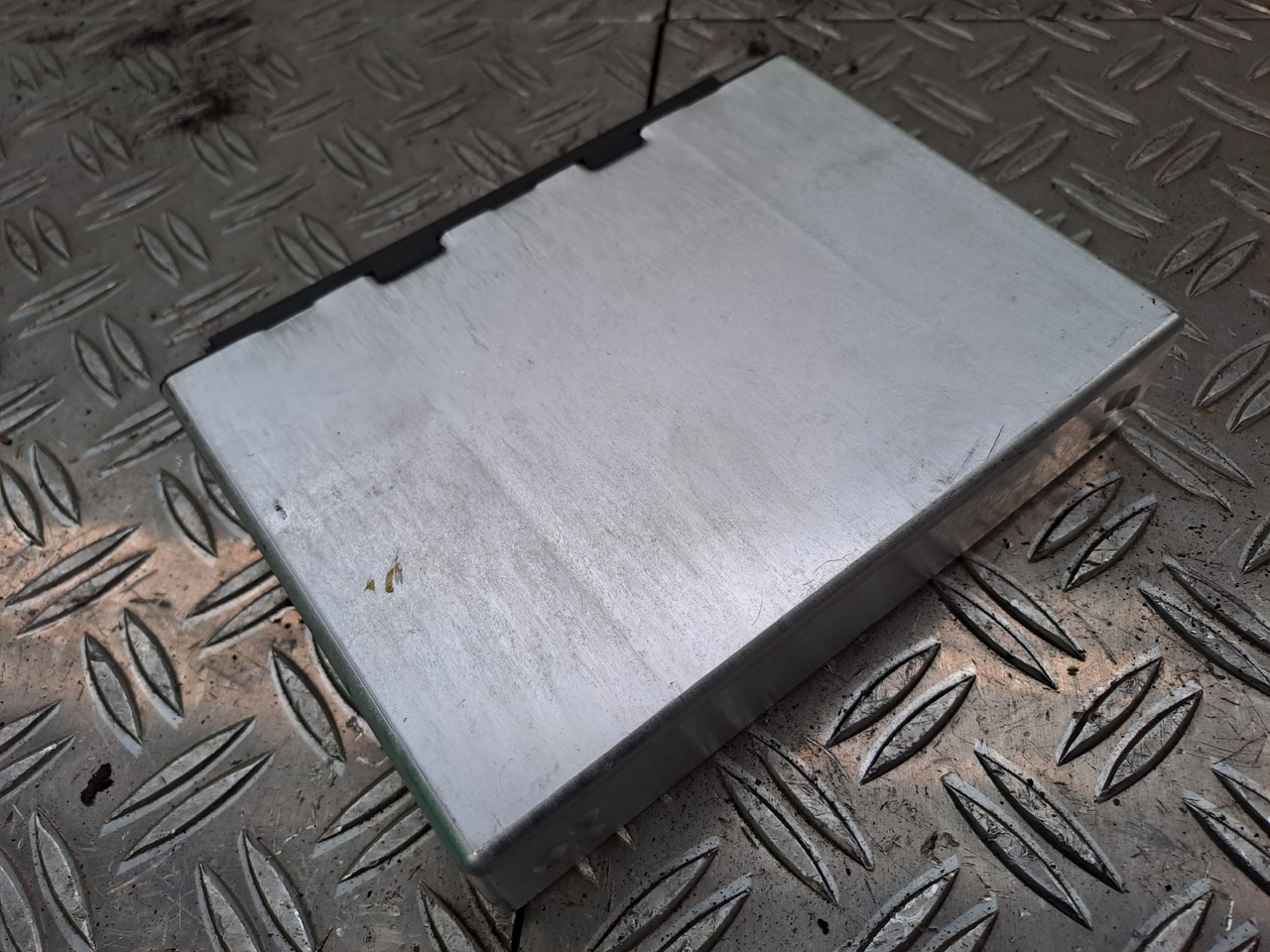 Gebrauchtes MAN TGX 26.440 Steuergerät Fahrzeugführungs - Rechner, Artikel - Nr. : 81.25805 - 7088 - Unidad de control para Camión: foto 4 Gebrauchtes MAN TGX 26.440 Steuergerät Fahrzeugführungs - Rechner, Artikel - Nr. : 81.25805 - 7088 - Unidad de control para Camión: foto 4