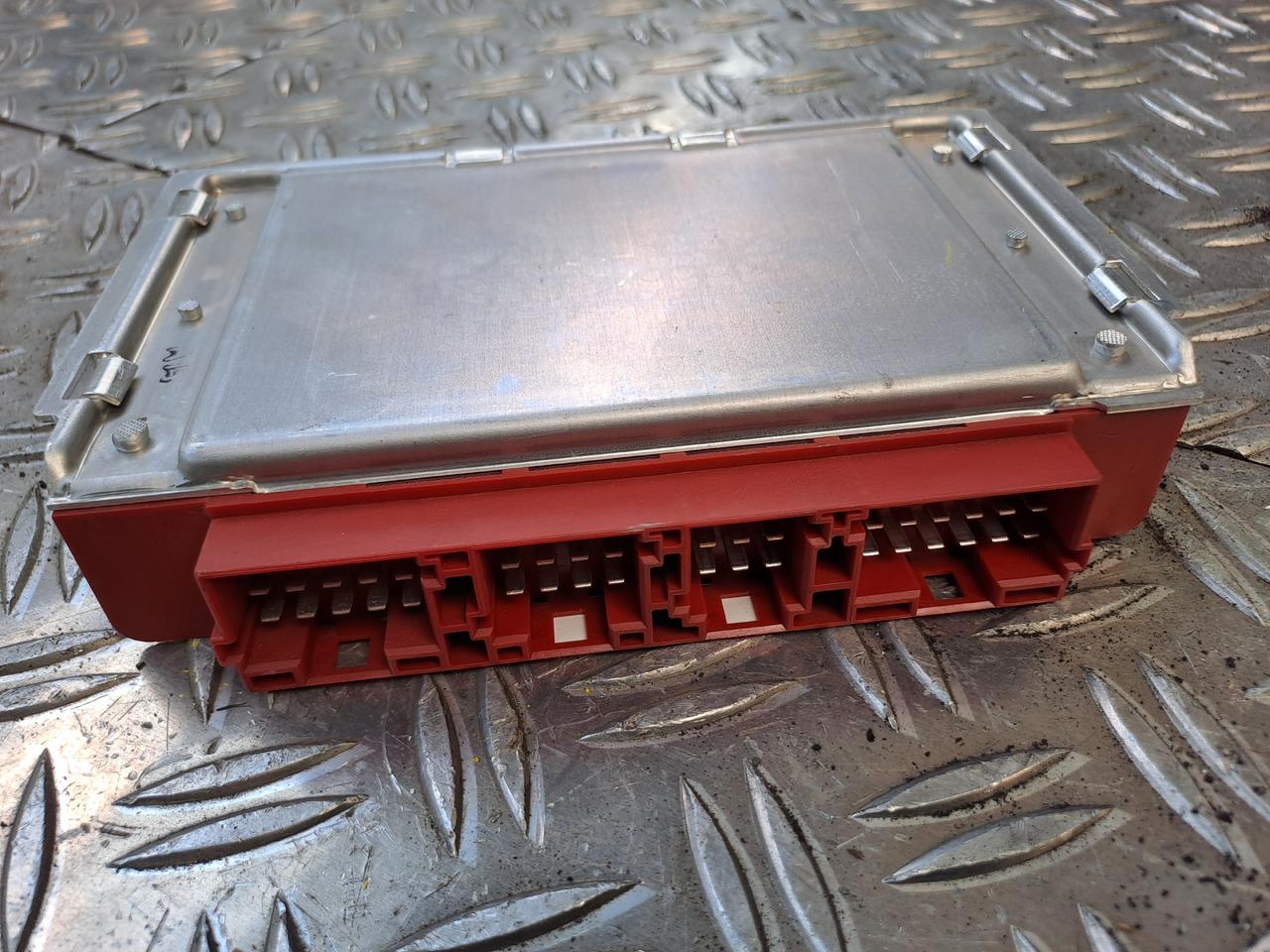 Gebrauchtes MAN TGX 26.440 Steuergerät Intarder, Artikel - Nr.: 81.25810 - 6023 - Unidad de control para Camión: foto 5 Gebrauchtes MAN TGX 26.440 Steuergerät Intarder, Artikel - Nr.: 81.25810 - 6023 - Unidad de control para Camión: foto 5