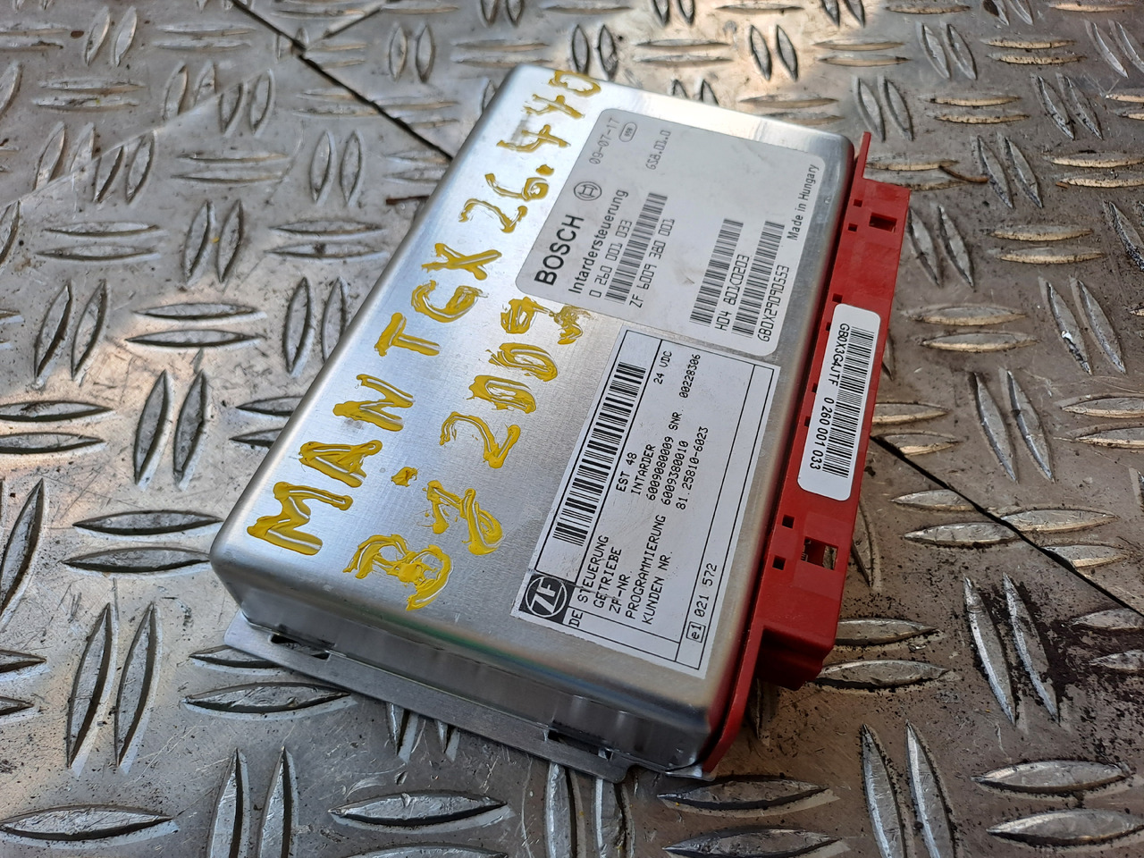 Gebrauchtes MAN TGX 26.440 Steuergerät Intarder, Artikel - Nr.: 81.25810 - 6023 - Unidad de control para Camión: foto 2 Gebrauchtes MAN TGX 26.440 Steuergerät Intarder, Artikel - Nr.: 81.25810 - 6023 - Unidad de control para Camión: foto 2