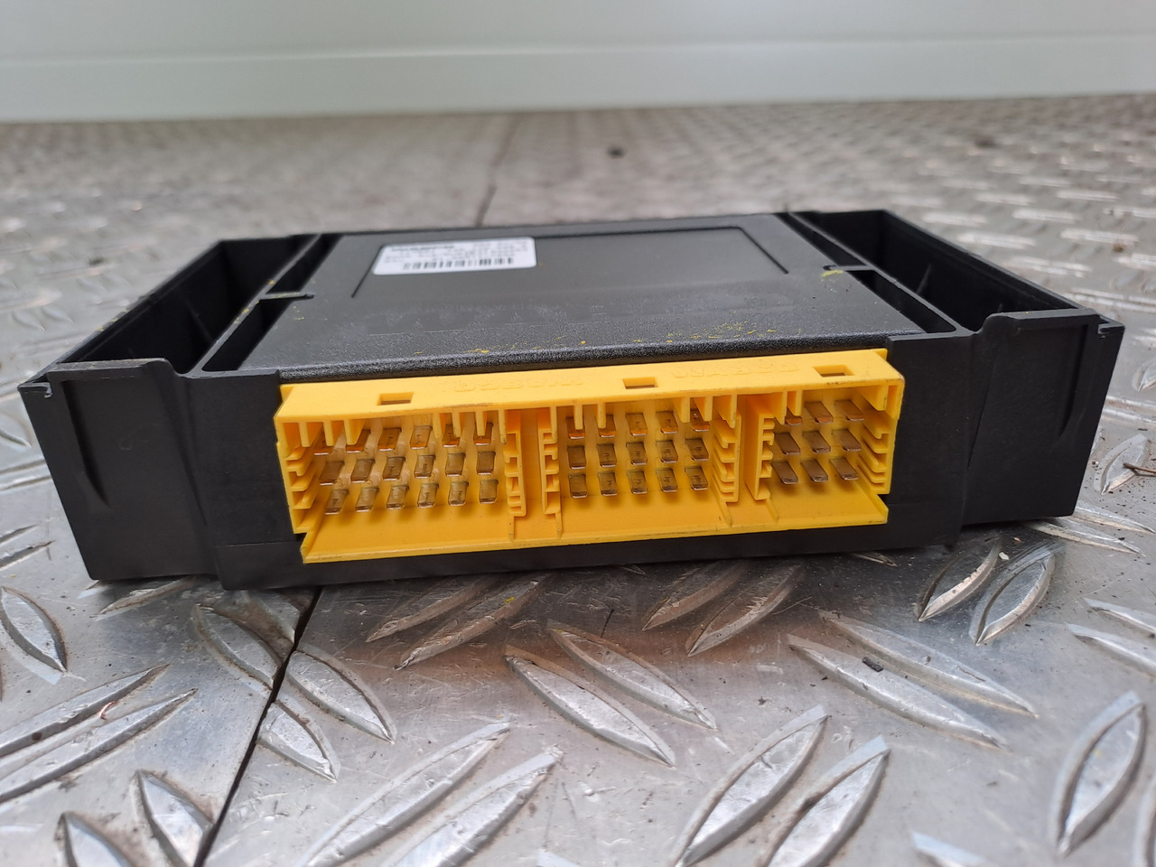 Gebrauchtes MAN TGX 26.440 Steuergerät Luftfederung ECAS 6x2, Artikel - Nr. : 81.25811 – 7020 - Unidad de control para Camión: foto 2 Gebrauchtes MAN TGX 26.440 Steuergerät Luftfederung ECAS 6x2, Artikel - Nr. : 81.25811 – 7020 - Unidad de control para Camión: foto 2