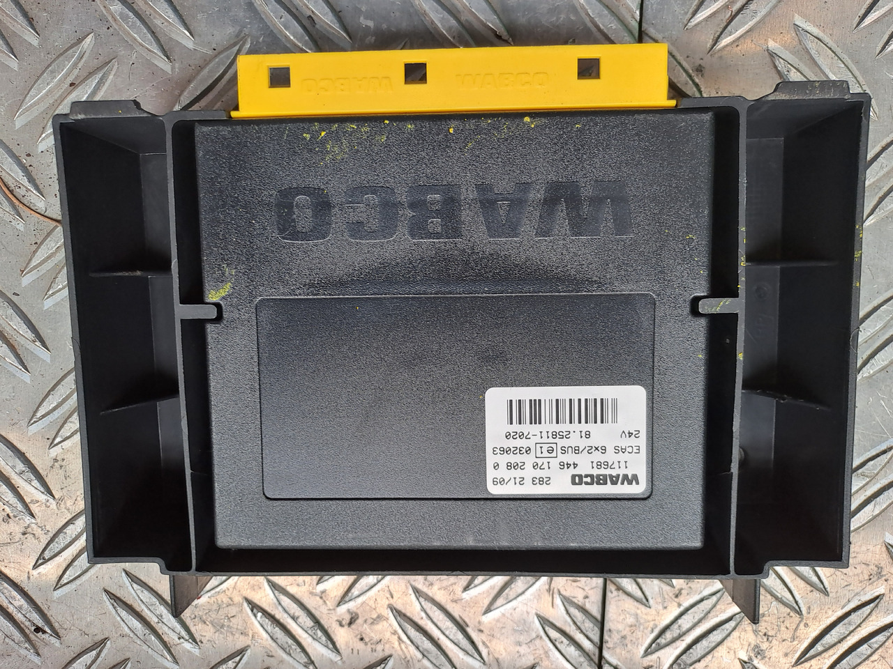 Gebrauchtes MAN TGX 26.440 Steuergerät Luftfederung ECAS 6x2, Artikel - Nr. : 81.25811 – 7020 - Unidad de control para Camión: foto 1 Gebrauchtes MAN TGX 26.440 Steuergerät Luftfederung ECAS 6x2, Artikel - Nr. : 81.25811 – 7020 - Unidad de control para Camión: foto 1