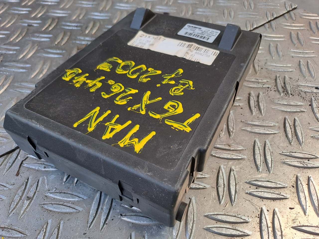 Gebrauchtes MAN TGX 26.440 Steuergerät zentraler Bordrechner, Artikel - Nr.: 81.25806 - 7096 - Unidad de control para Camión: foto 2 Gebrauchtes MAN TGX 26.440 Steuergerät zentraler Bordrechner, Artikel - Nr.: 81.25806 - 7096 - Unidad de control para Camión: foto 2