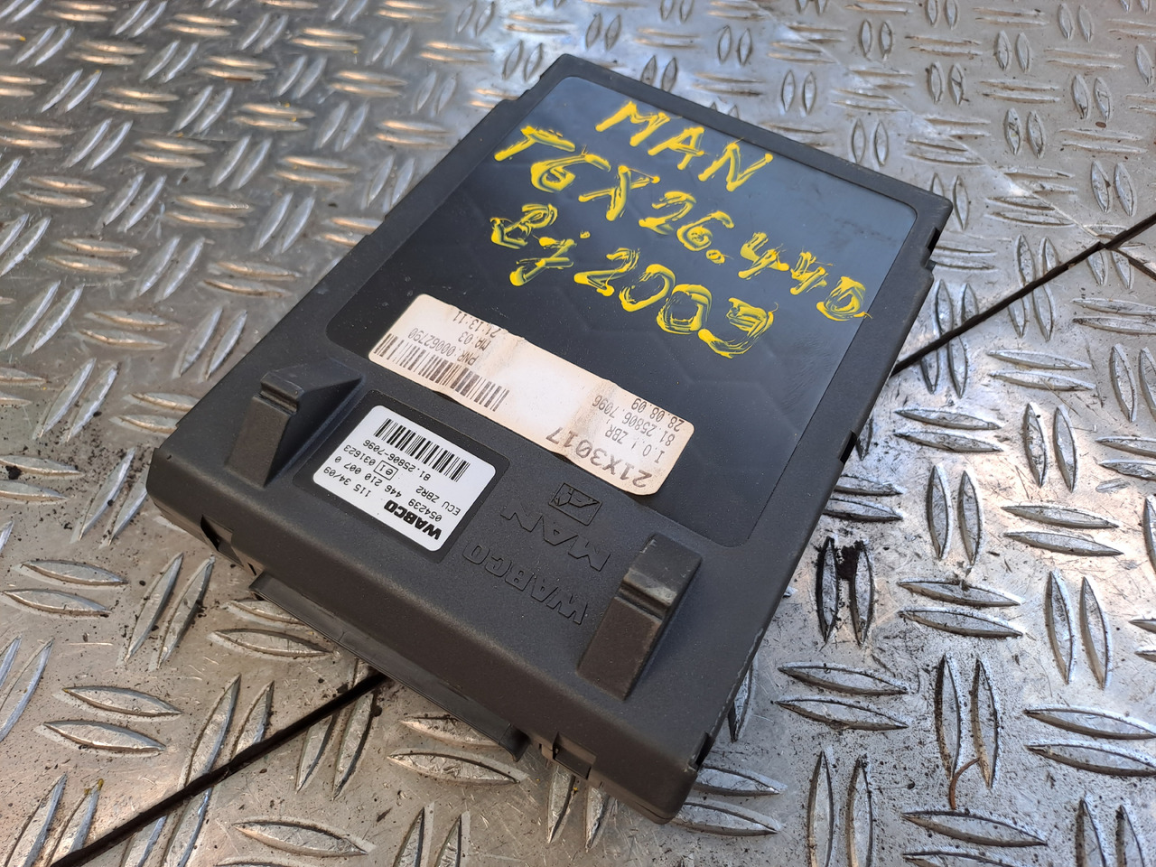 Gebrauchtes MAN TGX 26.440 Steuergerät zentraler Bordrechner, Artikel - Nr.: 81.25806 - 7096 - Unidad de control para Camión: foto 1 Gebrauchtes MAN TGX 26.440 Steuergerät zentraler Bordrechner, Artikel - Nr.: 81.25806 - 7096 - Unidad de control para Camión: foto 1