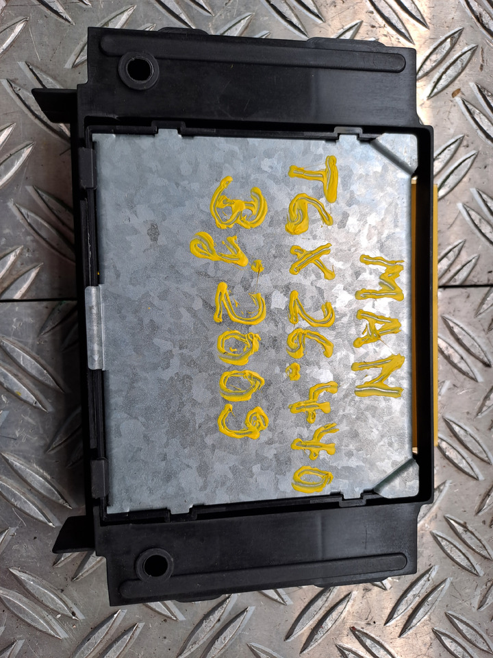 Gebrauchtes MAN TGX 26.440 Steuergerät zentraler Bordrechner, Artikel - Nr. : 81.25806 - 7096 - Unidad de control para Camión: foto 3 Gebrauchtes MAN TGX 26.440 Steuergerät zentraler Bordrechner, Artikel - Nr. : 81.25806 - 7096 - Unidad de control para Camión: foto 3