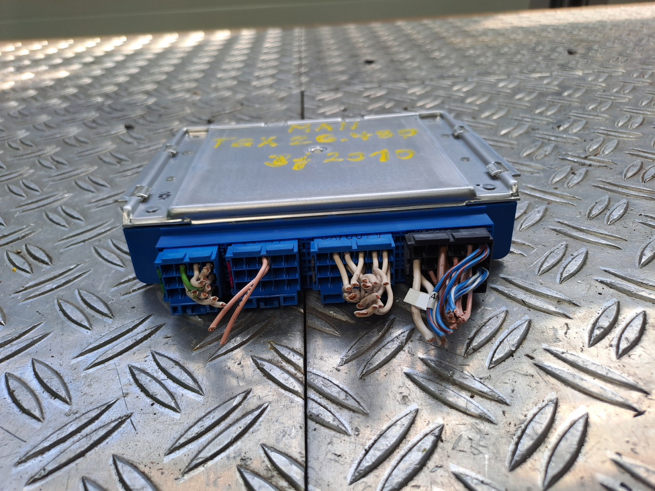 Gebrauchtes MAN TGX 26.480 Steuergerät EBS 5, elektr. Bremssystem , Artikel - Nr.: 81.25808 - 7053 - Unidad de control para Camión: foto 2 Gebrauchtes MAN TGX 26.480 Steuergerät EBS 5, elektr. Bremssystem , Artikel - Nr.: 81.25808 - 7053 - Unidad de control para Camión: foto 2