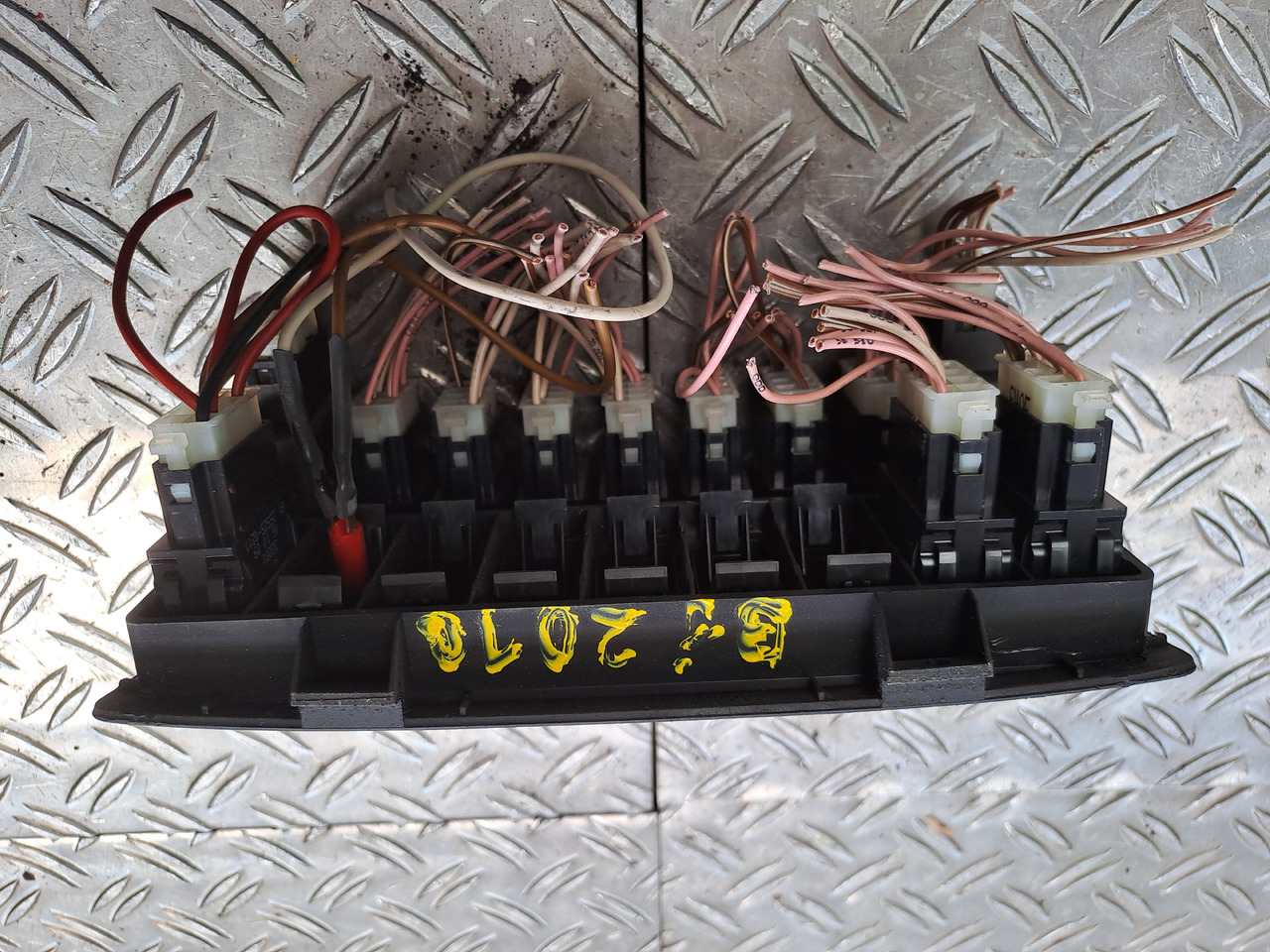 Gebrauchtes MAN TGX 26.480 Steuergerät ECAS Luftfederung , Artikel - Nr. : 81.25525 - 0211 - Unidad de control para Camión: foto 2 Gebrauchtes MAN TGX 26.480 Steuergerät ECAS Luftfederung , Artikel - Nr. : 81.25525 - 0211 - Unidad de control para Camión: foto 2