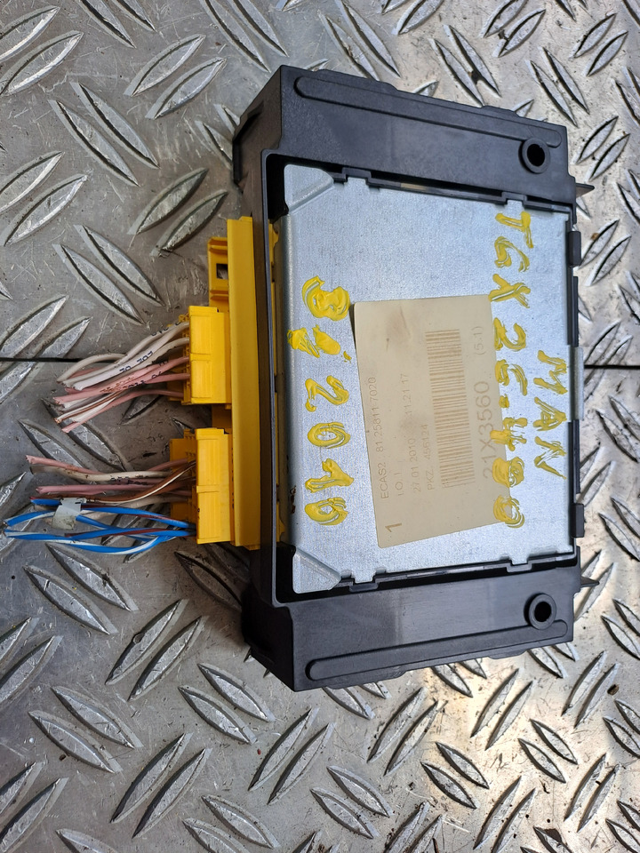 Gebrauchtes MAN TGX 26.480 Steuergerät ECAS Luftfederung , Artikel - Nr. : 81.25811 - 7020 - Unidad de control para Camión: foto 3 Gebrauchtes MAN TGX 26.480 Steuergerät ECAS Luftfederung , Artikel - Nr. : 81.25811 - 7020 - Unidad de control para Camión: foto 3