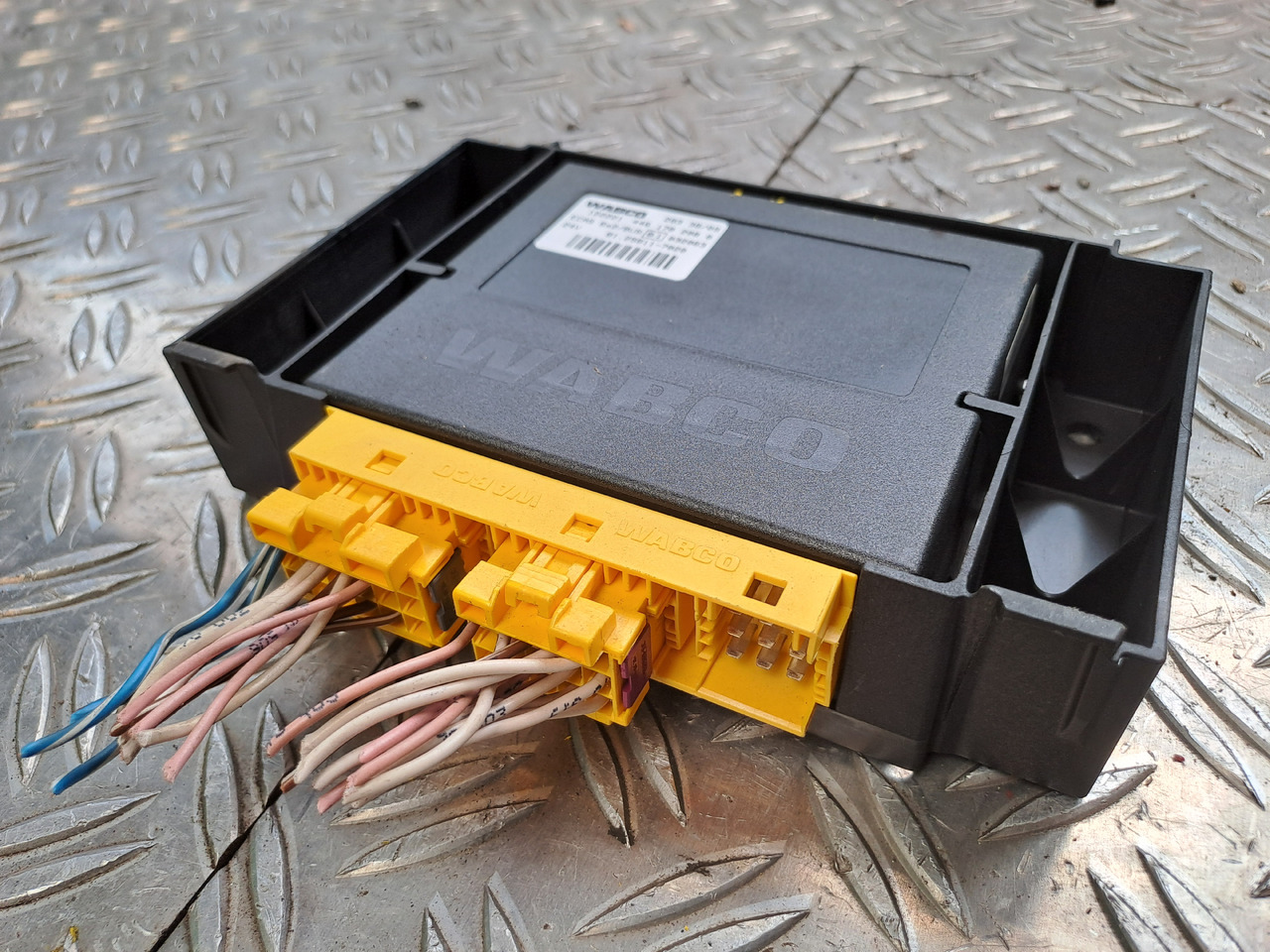 Gebrauchtes MAN TGX 26.480 Steuergerät ECAS Luftfederung , Artikel - Nr. : 81.25811 - 7020 - Unidad de control para Camión: foto 2 Gebrauchtes MAN TGX 26.480 Steuergerät ECAS Luftfederung , Artikel - Nr. : 81.25811 - 7020 - Unidad de control para Camión: foto 2