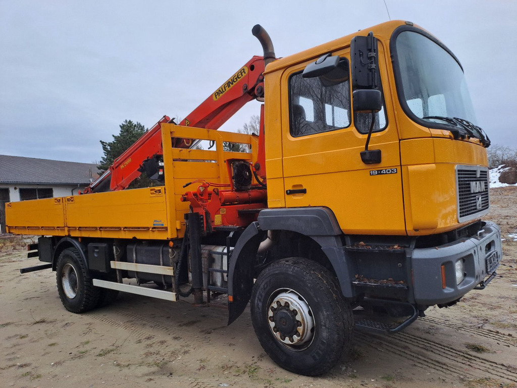 MAN 19.403 Pritsche 4x4 mit Palfingerkran PK 21000 mit Funk - Fernbedienung - Camión grúa: foto 3 MAN 19.403 Pritsche 4x4 mit Palfingerkran PK 21000 mit Funk - Fernbedienung - Camión grúa: foto 3