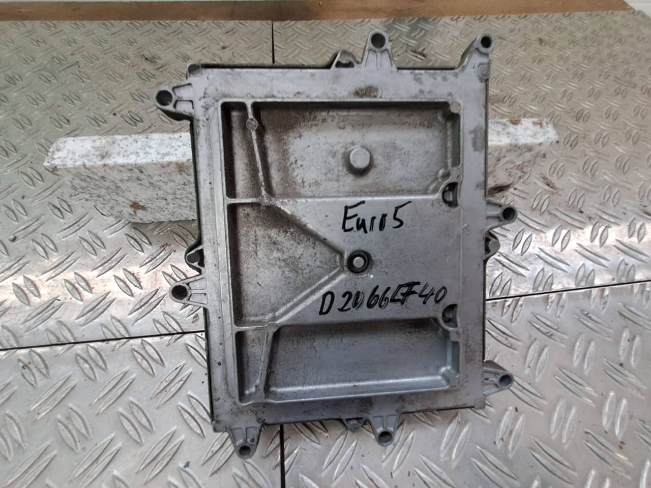 MAN MAn TGX 26.440 / D 2066 LF 40 - Unidad de control para Camión: foto 2 MAN MAn TGX 26.440 / D 2066 LF 40 - Unidad de control para Camión: foto 2