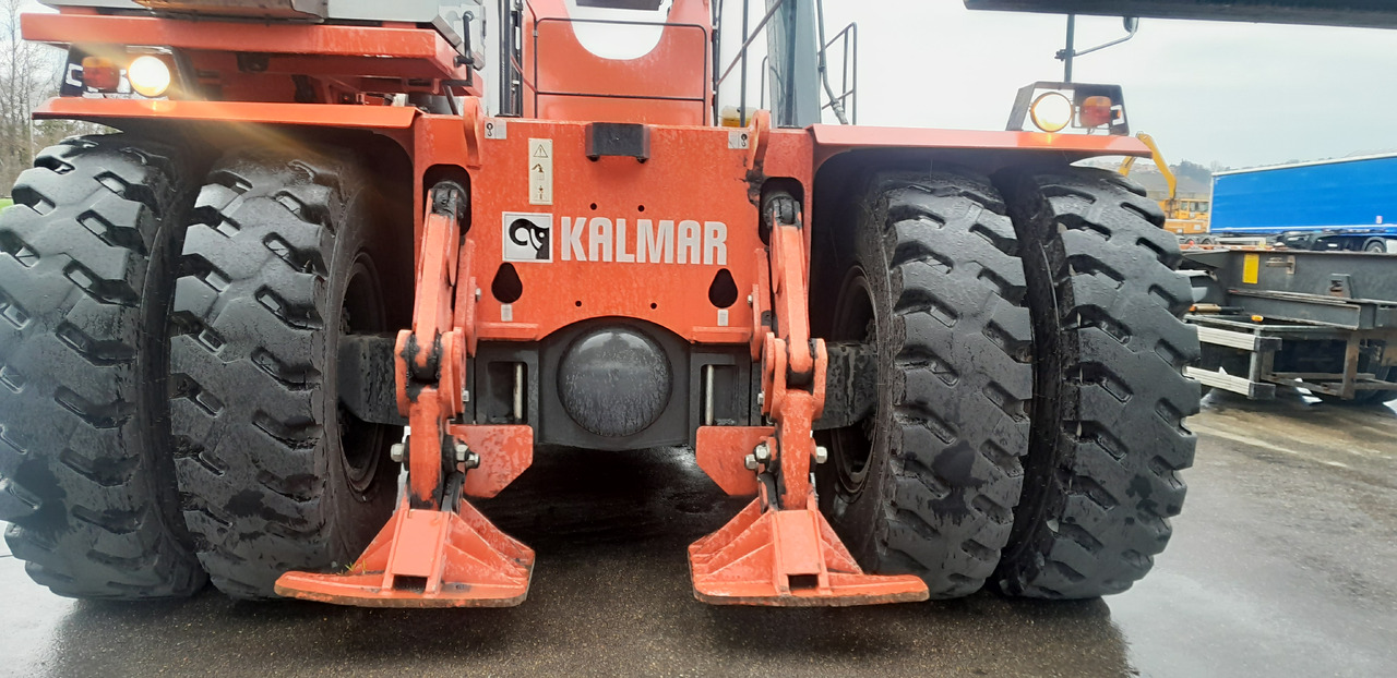 KALMAR DRF 450 70 S5XS - Reach stacker: foto 2 KALMAR DRF 450 70 S5XS - Reach stacker: foto 2
