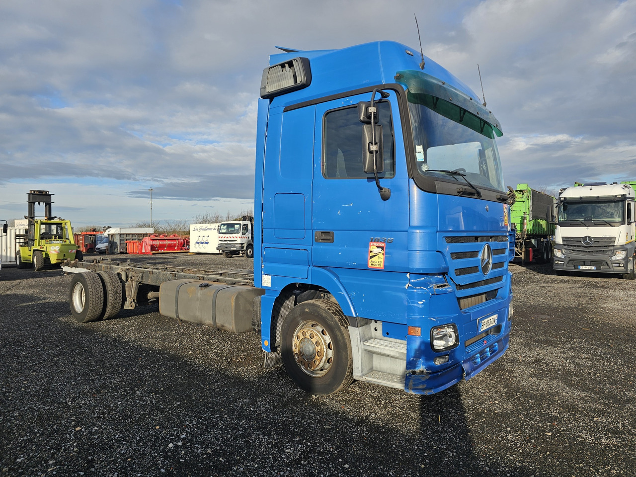 MERCEDES-BENZ ACTROS 1836 - Camión chasis: foto 1 MERCEDES-BENZ ACTROS 1836 - Camión chasis: foto 1
