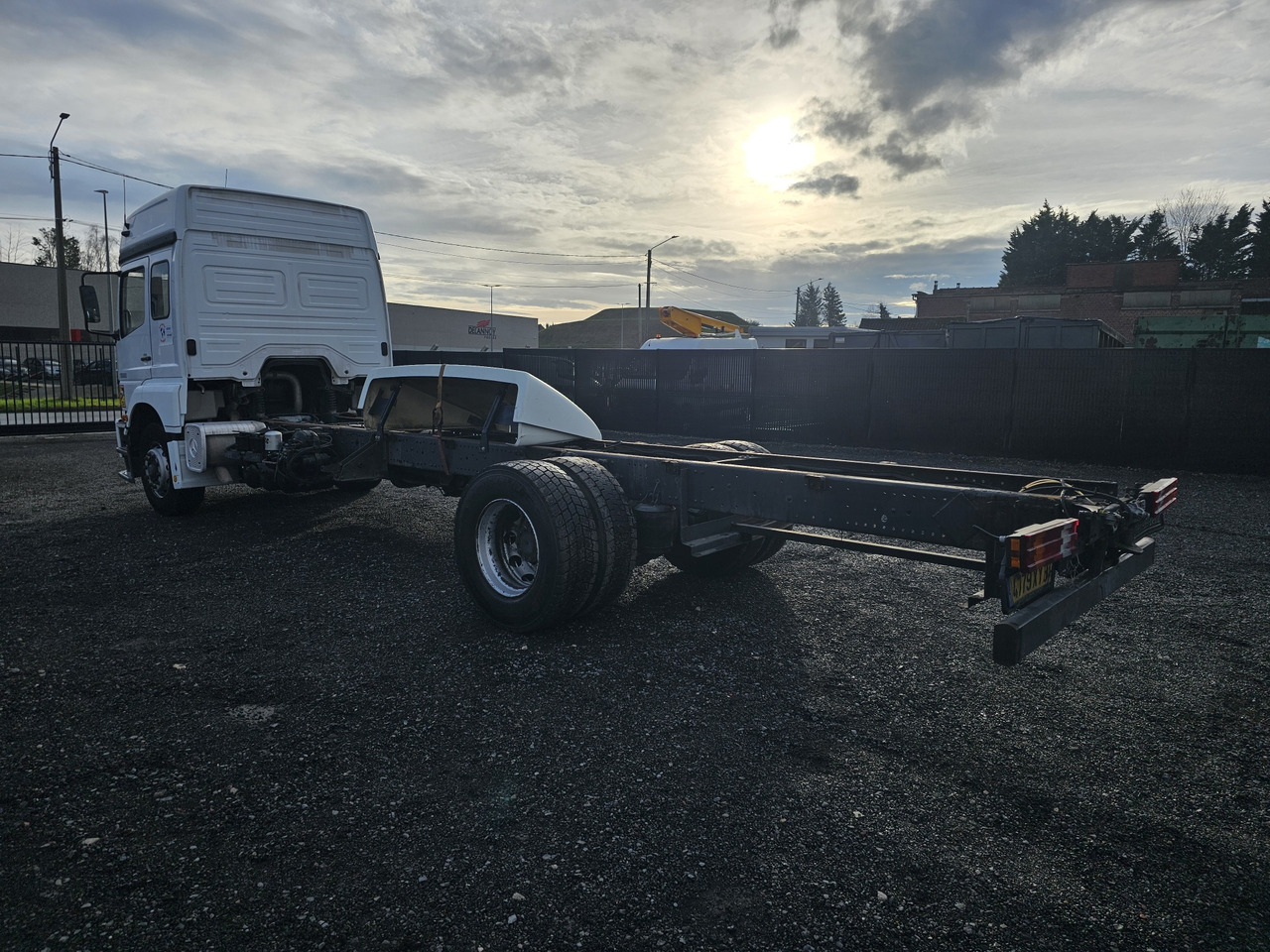 MERCEDES-BENZ ATEGO 1828 - Camión chasis: foto 4 MERCEDES-BENZ ATEGO 1828 - Camión chasis: foto 4