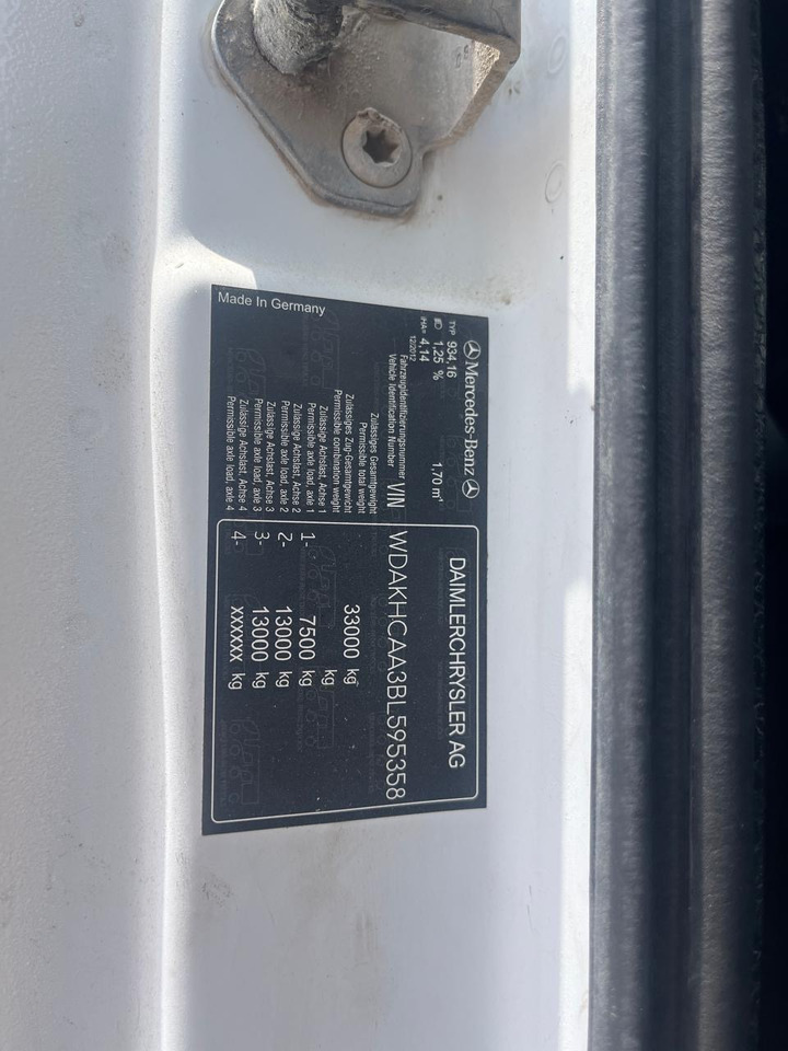 MERCEDES-BENZ Actros 3340 - Camión chasis: foto 3 MERCEDES-BENZ Actros 3340 - Camión chasis: foto 3