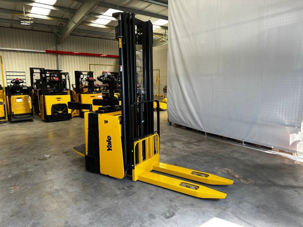 Yale MS12X - Carretilla elevadora eléctrica: foto 4 Yale MS12X - Carretilla elevadora eléctrica: foto 4