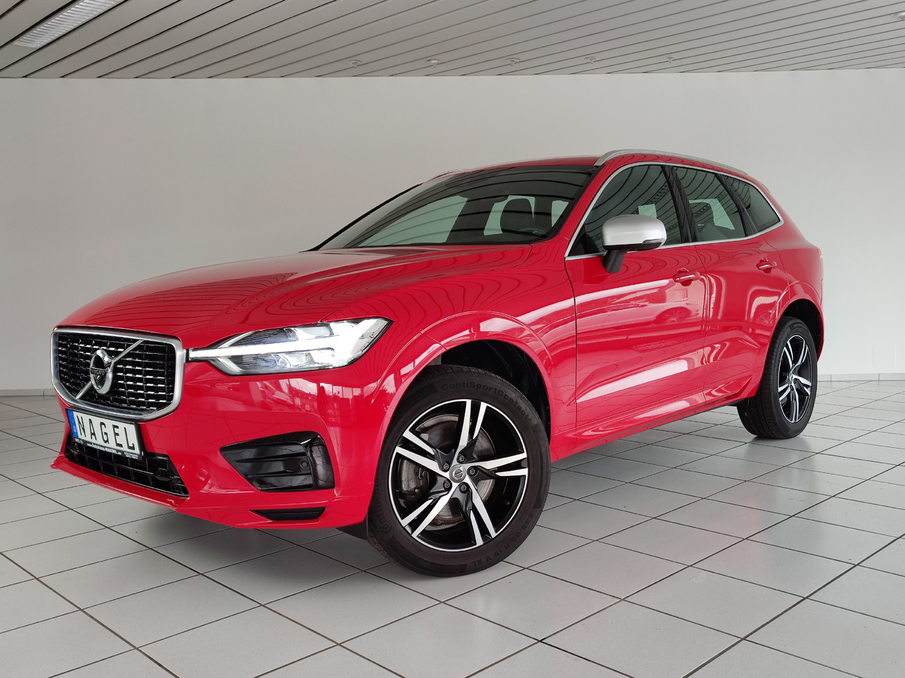 Volvo XC60 R Design AWD 228kW 360°Kam Pano Head-Up CD Apple - SUV/ Todoterreno: foto 1 Volvo XC60 R Design AWD 228kW 360°Kam Pano Head-Up CD Apple - SUV/ Todoterreno: foto 1