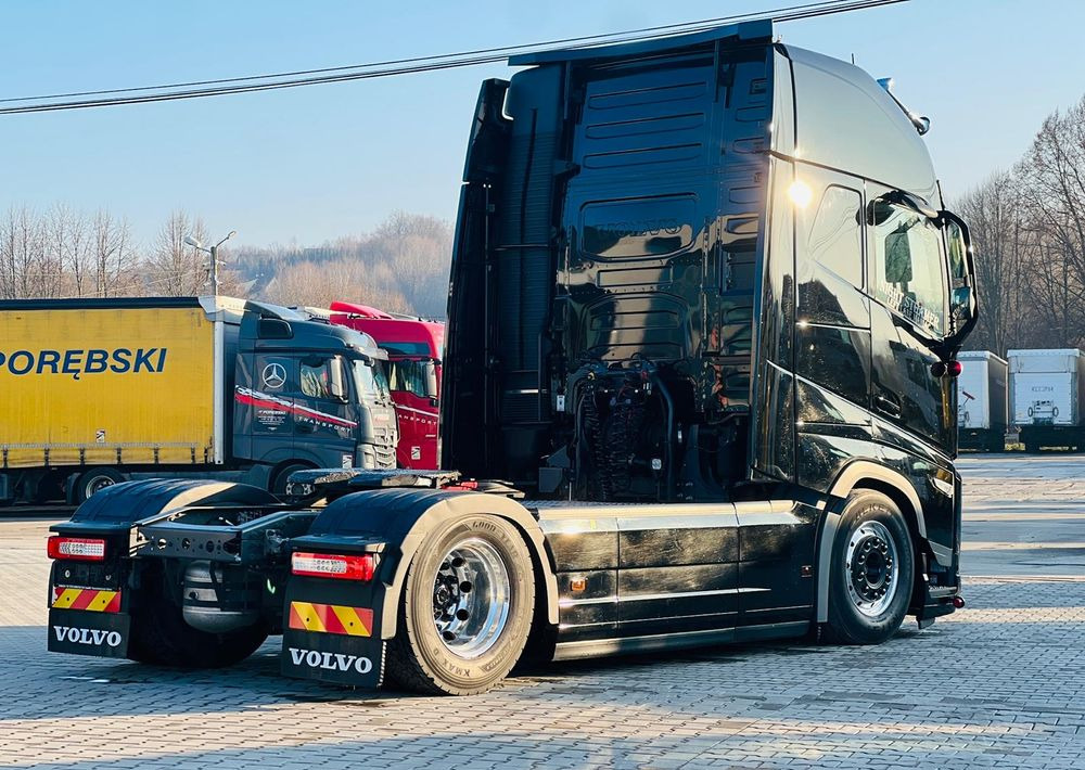 Volvo FH 500 / EURO 6 / RETARDER / 12/2022 / ACC / CAŁE NA PODUCHACH / KLIMA POSTOJOWA / NAVIGACJA / - Cabeza tractora: foto 3 Volvo FH 500 / EURO 6 / RETARDER / 12/2022 / ACC / CAŁE NA PODUCHACH / KLIMA POSTOJOWA / NAVIGACJA / - Cabeza tractora: foto 3