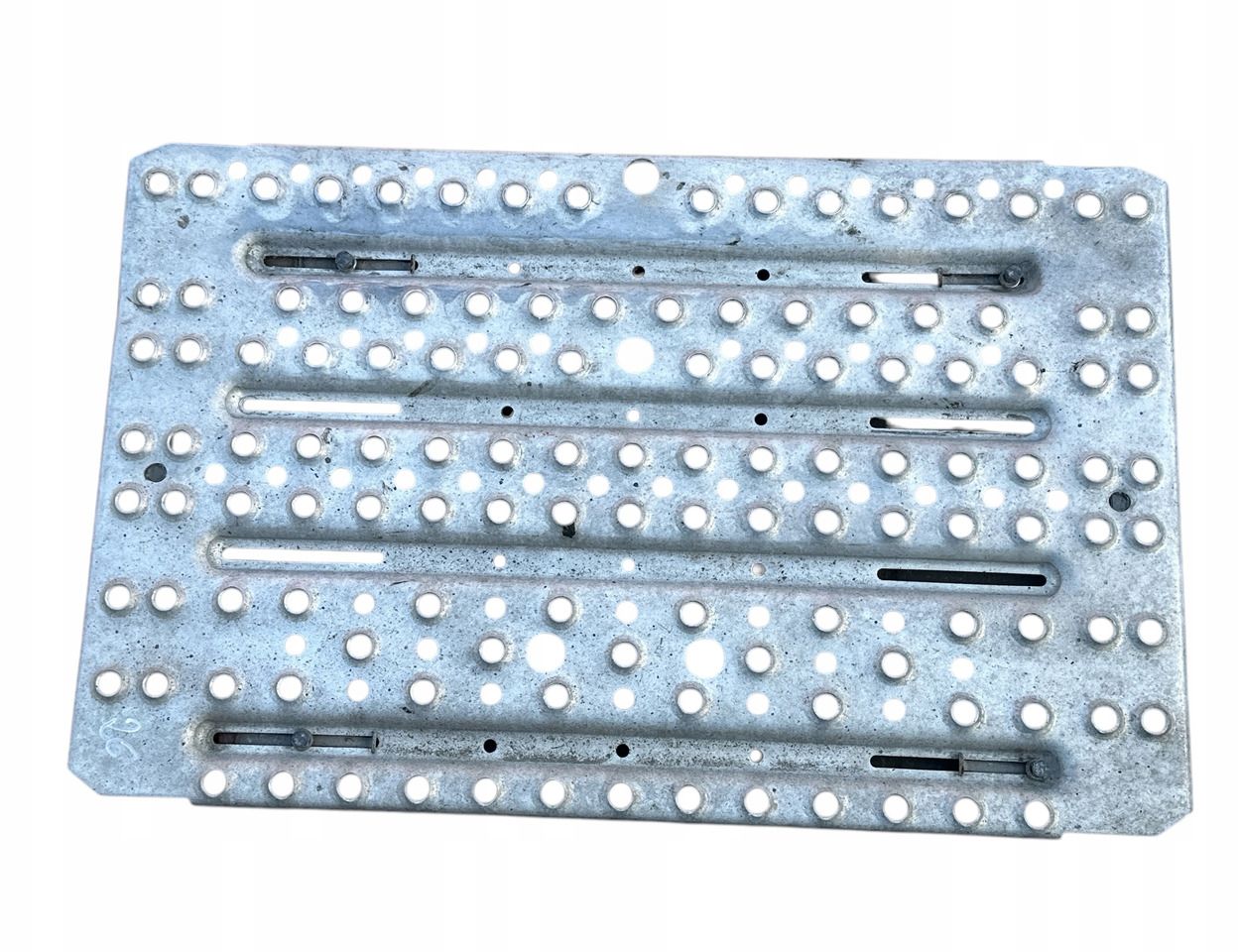 PODEST NA RAME SCANIA S R NTG - Peldaño para Camión: foto 1 PODEST NA RAME SCANIA S R NTG - Peldaño para Camión: foto 1