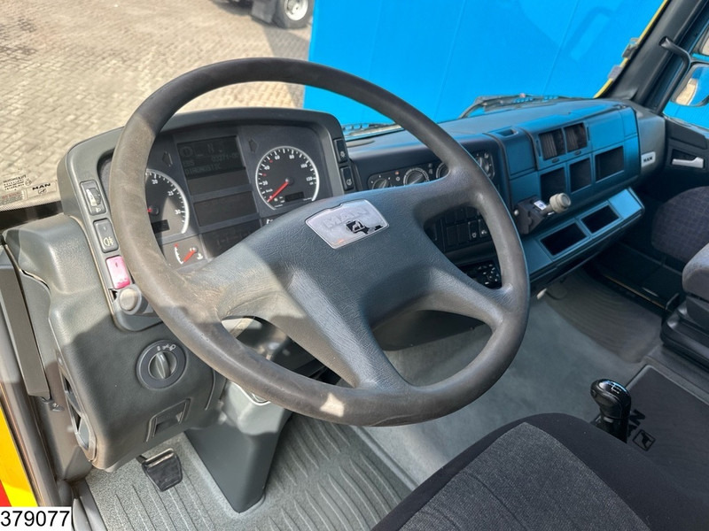MAN TGA 33 530 6X4, Manual, Steel suspension, Hydraulics - Cabeza tractora: foto 5 MAN TGA 33 530 6X4, Manual, Steel suspension, Hydraulics - Cabeza tractora: foto 5