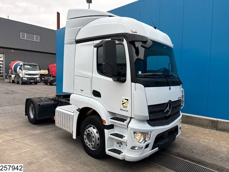 Mercedes-Benz Actros 1843 EURO 6 - Cabeza tractora: foto 2 Mercedes-Benz Actros 1843 EURO 6 - Cabeza tractora: foto 2