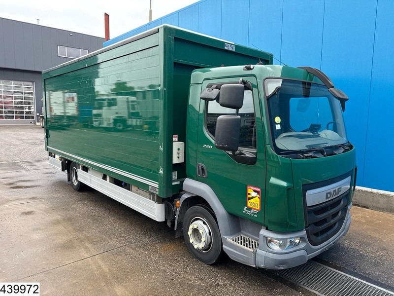DAF LF 220 EURO 6, Manual, Palfinger - Camión caja cerrada: foto 4 DAF LF 220 EURO 6, Manual, Palfinger - Camión caja cerrada: foto 4
